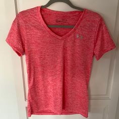 Great Color Workout Tee Under Armour Short Sleeve Athleisure Top, Pink V-neck Athleisure Top, Pink Sporty Short Sleeve Tops, Sporty Pink Short Sleeve Tops, Pink Short Sleeve Sporty Tops, Pink V-neck Workout Tops, Under Armour Short Sleeve Workout Top, Short Sleeve Under Armour Workout Top, Pink Short Sleeve Sports T-shirt