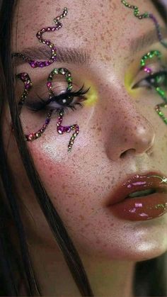 Edc Makeup, Euphoria Inspired Makeup, Gorgeous Makeup Looks, Gem Makeup, Face Gems, Makijaż Smokey Eye, Dope Makeup