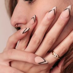 Black Dress Nail Ideas, Pretty Fingers, Unghie Sfumate, Confetti Nails, Elegant Nail Designs, Nude Nail, Nail Art Gel, Fingernail Polish, Painted Nails