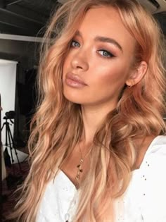 Jahodová Blond, Light Strawberry Blonde, Peach Hair, Strawberry Blonde Hair, Blonde Hair Color Ideas, Rose Gold Hair, Copper Hair