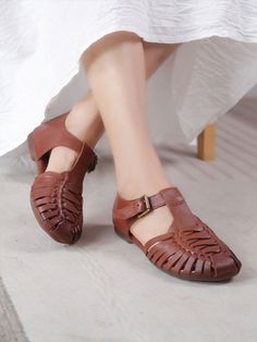 Fabric: Cowhide Overview: (1)Soft Rubble Sole (2)Pigskin Insole Detail In Tile Measurement Size: 35,36,37,38,39,40 Heels:1.5cm #shoes #hollowout #flats #leather Cushioned Flat Heel T-strap Sandals, Comfortable Closed Toe T-strap Sandals, Flats Online, Genuine Leather Sandals, Pig Skin, T Strap Sandals, T Strap, Leather Flats, High Quality Leather