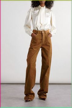 Vintage Chic Outfits, Khaki Corduroy Pants, Corduroy Pants Outfit, Corduroy Pants Women, Pointed Pumps, Cords Pants, Knitwear Tops, Wide Legs