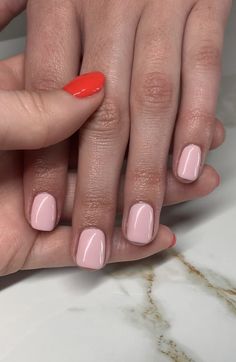 DIY Gel Nails Manicure at Home - Twist Me Pretty Sculpted Gel Nails, French Tip Gel Nails, Sns Nails Colors, Gel Nails French, Gel French Manicure, Real Nails, Glitter French Manicure