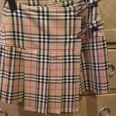 Brand New Never Worn 90s Mini Skirt, Gold Mini Skirt, Burberry Skirt, Navy Mini Skirt, Checked Skirt, Check Mini Skirt, Plaid Wool Skirt, Burberry Plaid, Burberry Classic