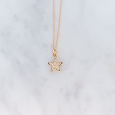 Star Necklace Aesthetic, Shooting Star Necklace, Golden Summer, Necklace Aesthetic, 18th Bday, Star Necklace Gold, Rings And Necklaces, Bday Gift, Dream Fashion