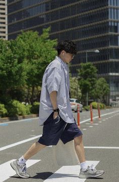 Japanese Streetwear Summer, Summer Japanese Outfits Men, Summer Outfit Japanese, Japanese Street Fashion Men Summer, Summer Asian Outfits Men, Asian Men Summer Fashion, Asian Men Summer Outfit, Street Wear Men Summer, Japanese Summer Outfits Men