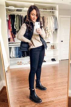 Chelsea Boots Outfit Petite, Petite Winter Outfits Casual, Fall Boot Outfits Women, Petite Outfits Winter, Outfits With Chelsea Boots Woman, How To Style Chelsea Boots