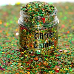 It's Not Going In Our Yard Russ...It's Going In Our Living Room Glitter. National Lampoons Christmas vacation Glitter by GlitterLambs.com National Lampoon Tumbler, Gram Tumbler, Snow Cone Stand, Lampoons Christmas Vacation, Gingerbread Baby, Snowglobe Tumbler, Glitter Jars, Clark Griswold, Snow In Summer