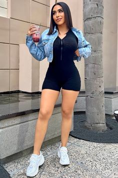 Black Romper Outfit Black Women, How To Style A Romper Jumpsuits, Body Suit Shorts Outfit, Black Romper Outfit Casual, Romper Outfit With Jacket, Bodysuit Romper Outfit, Romper Outfit Casual, Romper Outfit Ideas, How To Style A Romper