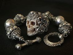 Black Bead Bracelet, Memento Mori Jewelry, Ancient Babylon, Skull Rings, Rings Black, Black Beaded Bracelets, Boutique Ideas