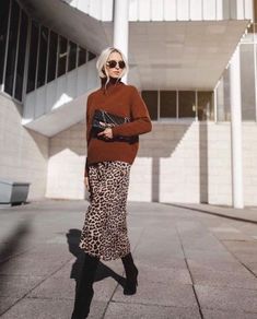 10 Winter Outfits, Autumn Palette, Leopard Print Skirt, Dresses Casual Winter, Leopard Skirt, Bohol, Winter Trends, Casual Winter Outfits