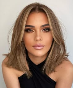 Medium-Length Light Golden Brown Hair Light Brown Hair With Highlights Medium Length, Light Brown Hair Summer, Light Brown Hair Short, Hazelnut Balayage, Light Brown Hair Dye, Long Layered Bob Hairstyles, Light Golden Brown Hair, Blonde Light Brown Hair, Brown Hair Inspiration