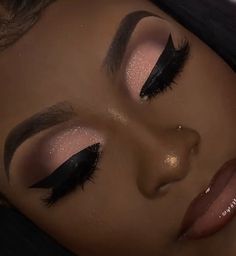 Black Bridal Makeup, Maquillage Yeux Cut Crease, Glitter Makeup Looks, Prom Makeup Looks