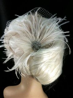 New Rock On Bridal Feather Fascinator Bridal by IceGreenEyes Boho Glam Wedding, Feather Diy, Hair Accessories Bridal, Bridal Fascinator, Medieval Wedding, Feather Fascinator, Feather Wedding, Wedding Fascinators, Gatsby Wedding