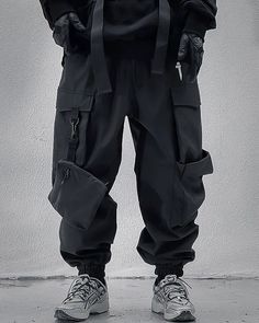 Techwear Pants ’Saijo’ - STORM™ Tech Wear Pants, Tech Wear Men, Techwear Cargo Pants, Cyberpunk Helmet, Hakama Pants, Techwear Pants, Techwear Outfits, Tech Wear, Chest Bag