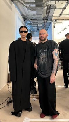 Soviet Fashion, Demna Gvasalia, Balenciaga Black, Mood Board Fashion, All Black Outfit, Mens Streetwear, New Life, Sport Outfits, Chic Style