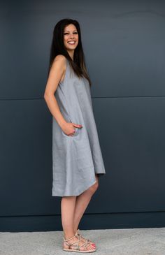 Light and cool gray linen dress knee-length, sleeveless, V-neckline and side pockets. this handmade dress features a loose fit, asymmetrical hem and a casual A line. ● The model is 5'10″ (178cm) tall ● The model is a M ➤ Material Linen When washing, colour remains the same brightness. WE DO CUSTOM FITTING Every client for us is special. Send us your specific preferences if needed. No extra cost. Mind that in case of any special fitting, the delivery time may be extended. ➤ Delivery Your item is Relaxed Fit A-line Linen Dress, Unlined A-line Linen Dress, Casual Asymmetrical Linen Dress, Casual Sleeveless A-line Linen Dress, Japanese Kimono Dress, Dress Asymmetrical, Japanese Dress, Handmade Dress, Linen Maxi Dress