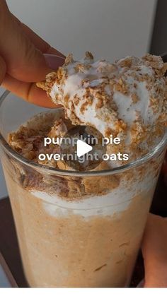 Sara Reimer | #1 Women’s Fat Loss Coach on Instagram: "The recipe: 🎃🖤🥧

**SAVE THIS VIDEO SO YOU DON’T MISS OUT ON MY BEST FALL FAT LOSS BREKKY RECIPE **

Ingredients:
1/2 cup quick oats 
1/2 cup unsweetened almond milk 
1/4 cup pumpkin puree
1/4 cup (60g) greek yogurt 
2 graham cracker wafers, crushed 
1/2 scoop vanilla or pumpkin protein powder 
1 tbsp sugar free maple syrup 
1/2 tsp vanilla extract 
1/2 tsp cinnamon
1/2 tsp nutmeg
1/2 tsp ginger 
pinch of salt 

Instructions:
1. Combine all ingredients (except for 1/4 of the greek yogurt, salt, and the graham crackers) in a glass bowl or mason jar.
2. Mix until combined.
3. Dollop the rest of the Greek yogurt on top, sprinkle cinnamon, sprinkle salt, and sprinkle crushed graham crackers. 
4. Leave covered in the fridge overnight
5. E Overnight Recipes, Pumpkin Protein, Oat Recipes Healthy, Overnight Oats Recipe Healthy, Sugar Free Maple Syrup, Sprinkle Salt, High Protein Low Calorie, Weekend Breakfast