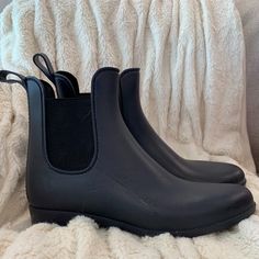 Cougar Storm Chelsea Rain Booties Size 8 Never Worn Waterproof Rubber Shaft And Vamp With Stretchy Side Gores Cougar Storm Boots, Chelsea Rain Boots, Rain Boot, Winter Rain, Rain Boots, Chelsea, Women Shoes, Boots, Women Shopping