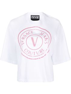 white cotton jersey knit logo print to the front glitter detailing crew neck drop shoulder short sleeves straight hem Celeb Lifestyle, Versace Clothes, Versace Skirt, Mom Fits, Versace Shirts, Polo Women, Knit Logo, Fly Girl, Versace Jeans Couture