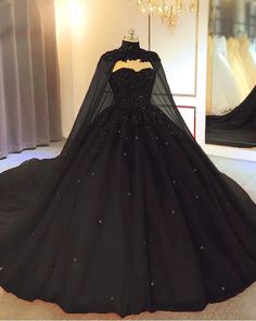 Wedding Dress With Cape, Wedding Dresses Sleeveless, Sukienki Maksi, Black Wedding Gowns, Dress With Cape, Black Ball Gown, Robes D'occasion, Cape Wedding Dress, Gothic Wedding Dress