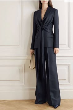 Garconne Style, Elegent Dress, How To Have Style, Prom Gift, Anita Ko, Gabriela Hearst, Woman Suit Fashion, Business Dress, Flared Trousers