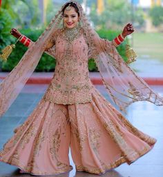 Bridal gharara dress Shara Dress, Sharara Suit Design, Pink Gharara, Gharara Designs, Bridal Suit, Mughal Empire, Pakistani Wedding Outfits