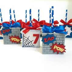 Doces personalizados Avengers Treats, Zap Pow, Spiderman Birthday Cake, Superhero Baby Shower, Spiderman Theme, Avenger Birthday Party, Spiderman Birthday Party, Avengers Birthday, Spiderman 3