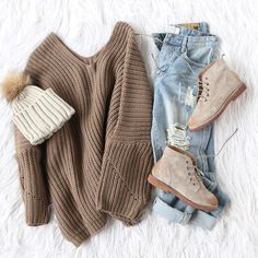 fashion Winter Outfits Tumblr, Pullovers Outfit, Baddie Outfit, Denim Jeans Ripped, Blazer Outfit, Pullover Outfit, Chic Sweaters, Fall Winter Outfits