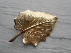 Vintage Leaf Pin. Gold Tone, 1980s.  Gift For Mom, Anniversary, Birthday, Wedding. Gold Leaf Brooch For Gift, Vintage Gold Pins For Anniversary, Antique Gold Pins For Anniversary, Monogrammed Cufflinks, Cloisonne Jewelry, Leaf Brooch, Gold Rhinestone, Colorful Leaves, Vintage Pins