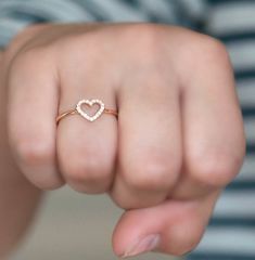 Heart ring with Diamonds and 18k solid gold - Vivien Frank Designs قلادات متدلية, Cute Promise Rings, 14k Rose Gold Wedding Ring, Rose Gold Wedding Ring, Promise Rings For Guys, Signature Rings, Promise Rings For Couples, Gold Heart Ring, Diamond Heart Ring