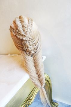 Fantasy Hairstyles, Dutch Fishtail, Five Strand Braids, Messy Fishtail Braids, Rope Braided Hairstyle, Targaryen House, French Braids Tutorial, French Fishtail, Fishtail French Braid