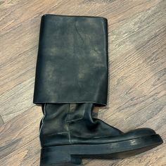 Gently Worn Designer Boots. Questions? Please Leave Below. Fold Over Boots, Ann Demeulemeester, Designer Boots, Fold Over, Couture, Boots, Gold, Black, Color