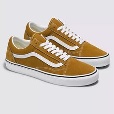 Golden Brown And True White Old Skool Suede Vans Vans Vintage, Brown Vans, Suede Vans, Black Canvas Shoes, Tenis Vans, Vans Slip On, Vans Shop, Clean Shoes, Fresh Look