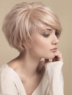 Short Inverted Bob Hairstyles | Bobbed hairstyles 2016 Short Cropped Hair, Layered Bob Haircuts, Blonde Bob Hairstyles, Crop Hair, Modern Haircuts, Short Wavy Hair