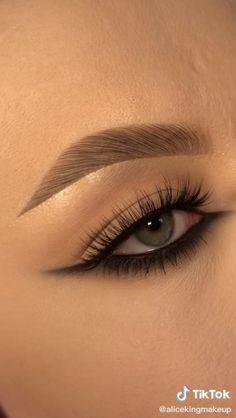 Reverse Cat Eye, Cat Eye Look, Make Up Designs, Black Makeup