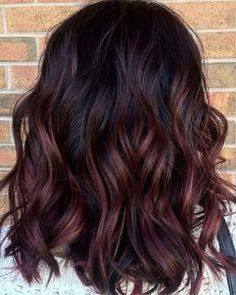 Red Highlights In Brown Hair, Red Brown Hair Color, Red Balayage Hair, Dark Red Hair Color, Rambut Brunette, Red Ombre Hair, Fesyen Rambut