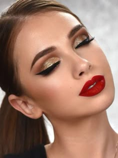 #denitslava #makeup #gold #redlips #beauty #tutorial Gold Glitter Eyeshadow, Make Up Gold, Gold Makeup Looks, Makeup Gold, Gold Eye Makeup, Makeup Sephora, Beauty Tutorial