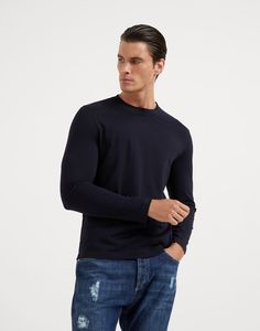 Cotton jersey long sleeve crew neck T-shirt The refined qualities of Brunello Cucinelli materials enrich this long sleeve crew-neck T-shirt, an essential menswear piece. Lightweight cotton jersey offers a soft, smooth, and lightweight texture that is comfortable to wear. The silhouette features regular proportions. Long Sleeve Crew Neck Top With Ribbed Neckline, Classic Long Sleeve Top With Ribbed Neckline, Sports Crew Neck T-shirt With Ribbed Cuffs, Long Sleeve T-shirt With Ribbed Neckline For Layering, Long Sleeve T-shirt With Ribbed Neckline And Relaxed Fit, Mens Brunello Cucinelli, Calvin Klein Black Crew Neck T-shirt, Black Crew Neck T-shirt With Button Closure, Brunello Cucinelli T Shirt