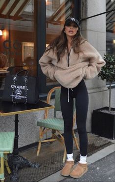 Comfy Outfits Winter, Pastel Outfit, Uggs Outfit, Neue Outfits, Looks Street Style, Cozy Outfit