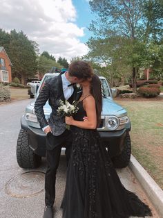 Prom Pictures Couples Black, Black Sequin Prom Dress, Prom Pictures Couples, Dress Couple, Prom Photoshoot, Prom Dress Inspo