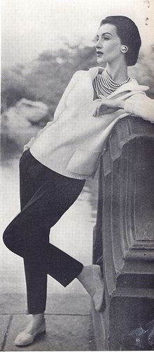 Coco Chanel | sweater, cigarette pants, flats and and capital "P" Pearls, 1955... Chanel Sweater, Boho Mode, Old Fashion