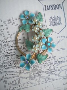 1940s brooch 1940s Brooch, Pale Blue Flowers, Celluloid Jewelry, 1960s Jewelry, Metal Circle, Yarn Thread, Floral Brooch, Pretty Hair