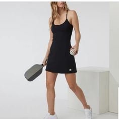 New Never Worn Vuori Tennis Dress In Black. One Shot Tennis Dress. Casual Black Mini Tennis Dress, Sporty Black Mini Dress, Performance Dresses, Essential Dress, Sport Dress, One Shot, Tennis Dress, Midi Length Dress, 50's Dress