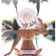 Off Duty Sun Hat Funny Beach, Beach Photography Poses, Hat Embroidery, Summer Hat, Summer Pictures, Girl With Hat, White Summer, Mode Inspiration