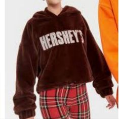 Forever 21 Hersey Hoodie Plush Super Soft & Warm Front Logo Longsleeve Toggle Drawstring Color Brown Size: Medium No Flaws Looks Brand New Inventory# C418 Reasonable Offers Accepted Measurements: Approx Length: 19" Chest: 22" Arms: 20.5" Trendy Hooded Top With Cozy Fit, Trendy Tops With Drawstring Hood And Cozy Fit, Sporty Long Sleeve Tops By Forever 21, Plush Hoodie, Summer Teen, Short Jackets, Fresh Tops, Victoria Secret Outfits, Summer Fashion For Teens