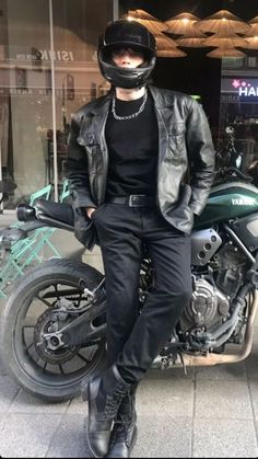 Biker Outfit Men, Bad Boy Outfits, Aesthetic Guy Outfits, Motorcycle Guy, Biker Aesthetic, Biker Boys, Biker Men