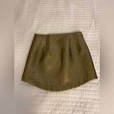 Zara Gold Jacquard Mini Skirt Size Small New With Tags Never Been Worn. Textured High Waisted Curved Hem Elegant Holiday Mini Skirt, Chic Lined Skirt For Holiday, Elegant Gold Mini Skirt With Lining, Zara Fitted Formal Skirt, Elegant Gold Mini Skirt For Spring, Zara Pleated Mini Skirt For Party, Elegant Zara Mini Skirt Lined, Chic Fitted Skirt For Festive Occasions, Elegant Fitted Mini Skirt For Festive Occasions