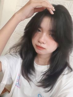 Aesthetic Medium Haircut, Layer Hair Korean, Wolf Hairstyle, Bangs Haircut, Korean Short Hair, Collection Ideas, Hairstyle Tutorials, Hair Tips Video