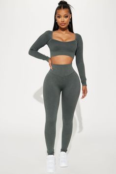 Available In Chocolate And Olive. Active Top Long Sleeve Seamless Rib Pair With "Working It Out Active Legging" Disclaimer: Due To The Specialized Wash, Each Garment Is Unique. 90% Nylon 10% Elastane Imported | Working It Out Active Top in Olive Green size XL by Fashion Nova Gym Attire Women, Gymwear Outfits, Olive Fashion, Sports Wear Women, Cute Gym Outfits, Fashion Nova Outfits, Stylish Summer Outfits, Active Top, Active Jacket